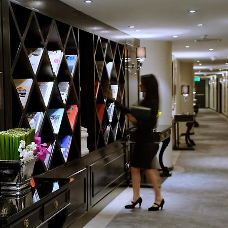 קהיר Sun City Hotel - The Gabriel מראה חיצוני תמונה A hotel maid in Singapore