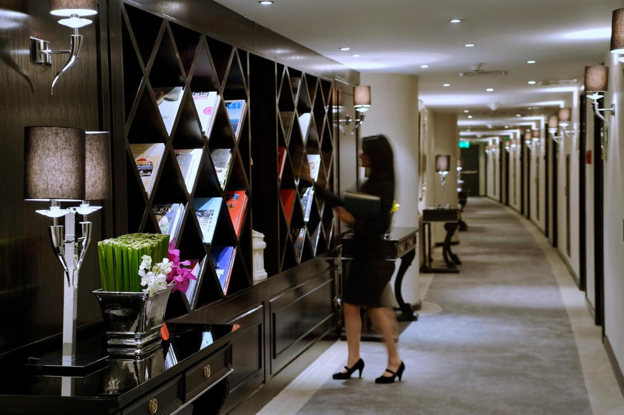 קהיר Sun City Hotel - The Gabriel מראה חיצוני תמונה A hotel maid in Singapore