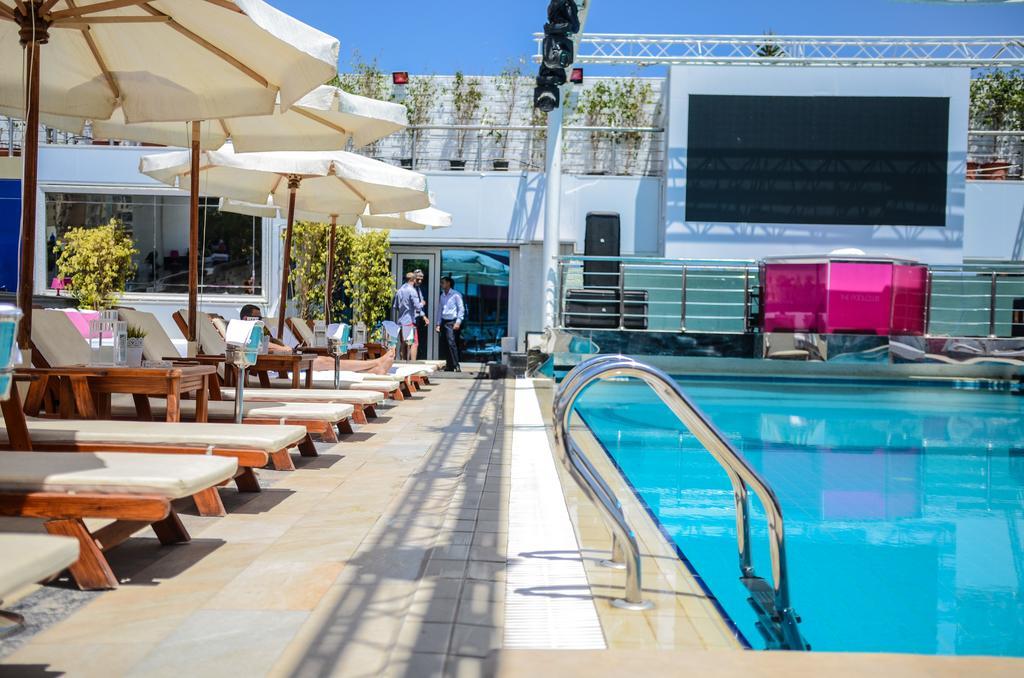 קהיר Sun City Hotel - The Gabriel מראה חיצוני תמונה The pool at the Wynn